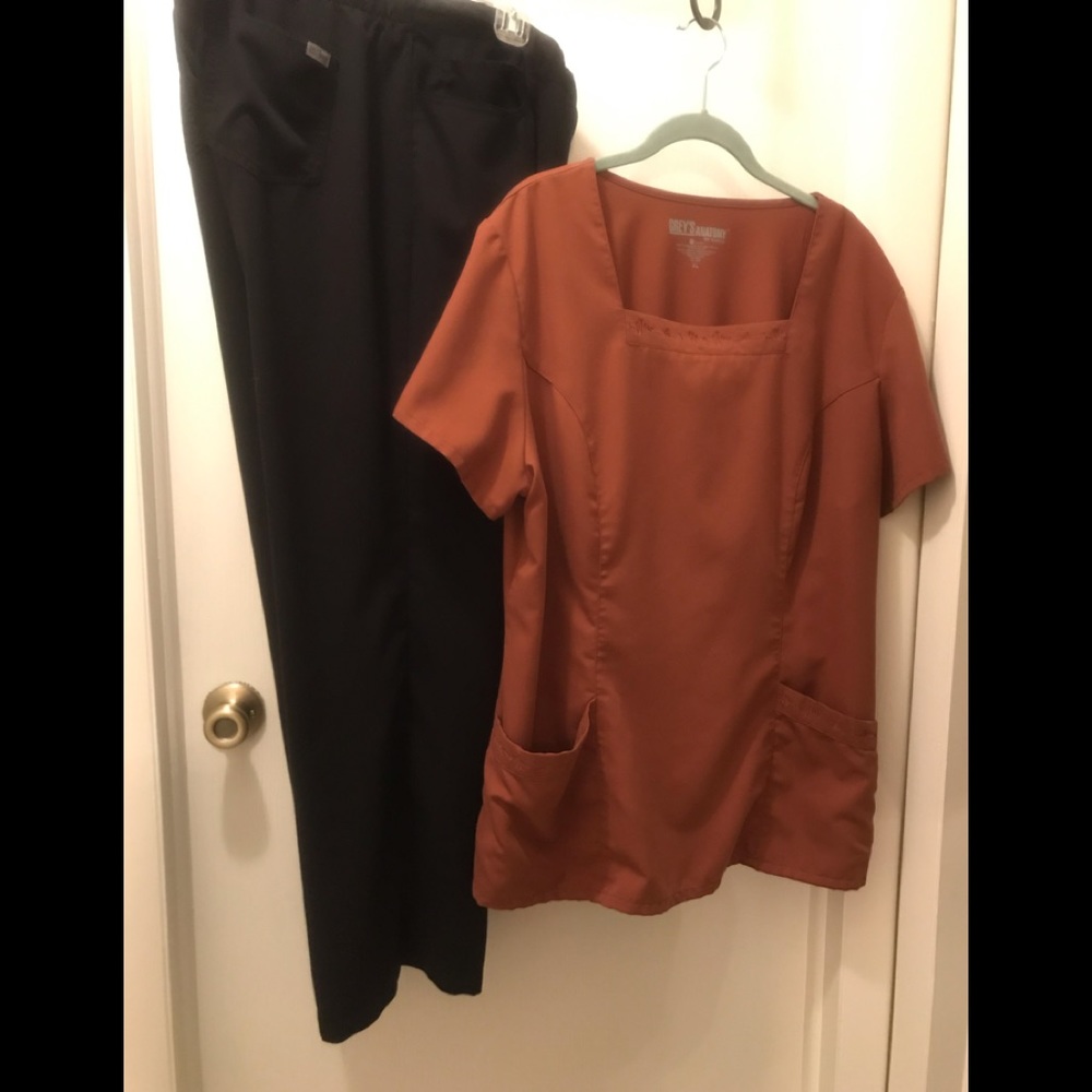 Greys Anatomy scrub set XL